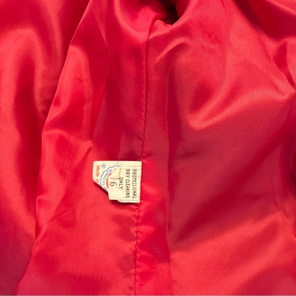 VINTAGE Chic Raseberry Red/Pink Jacket with Black Trim and Gold Buttons - Picture 8 of 8